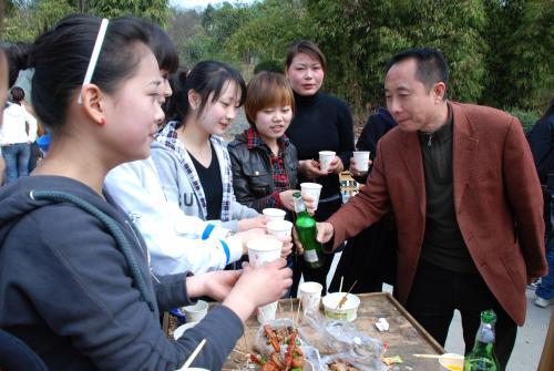 又是一年春来到