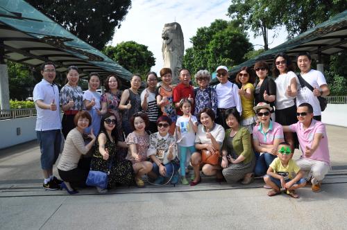 集团公司组织化妆品管理人员赴新加坡旅游
